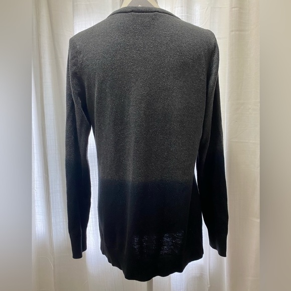 Michael Kors Women’s Ombré Two-Toned Faded V- Neck Gray‎ Sweater Size M - Picture 4 of 9